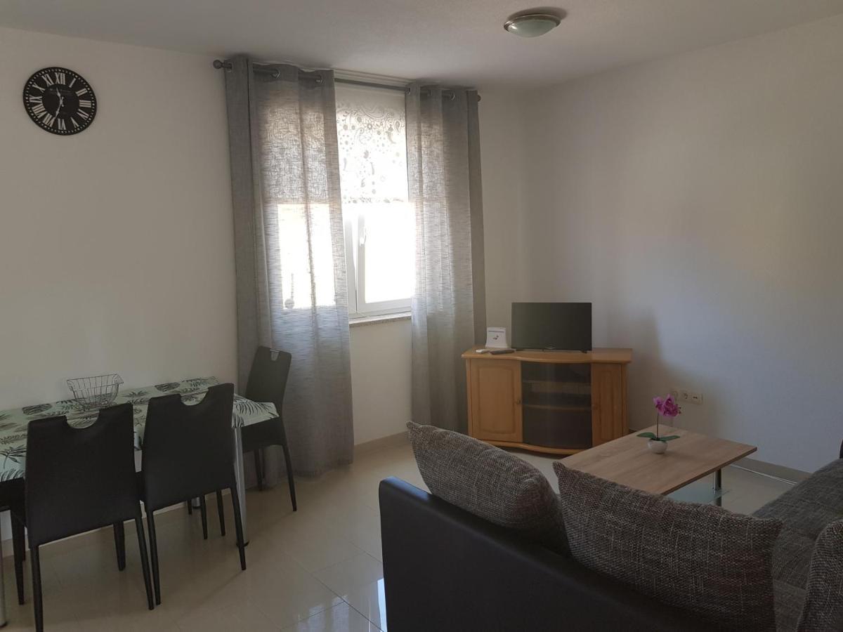 Apartmani Vrdoljak Malinska Eksteriør billede